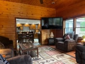 Trails End Lodge-Welcome to our Neck of the Woods!