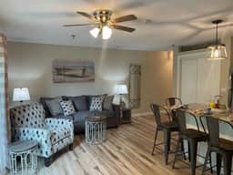 Beautiful Condo! Close to everything! - Image 4