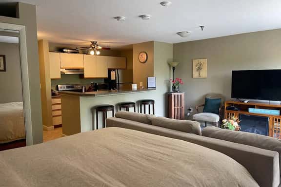 Adorable Studio - close to everything! - Image 1