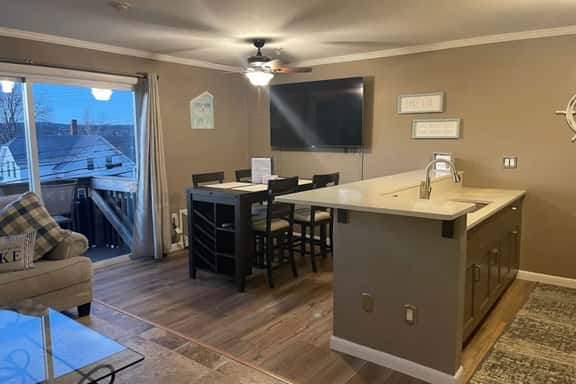 Beautifully Renovated!  Monthly Discounts! - Image 1