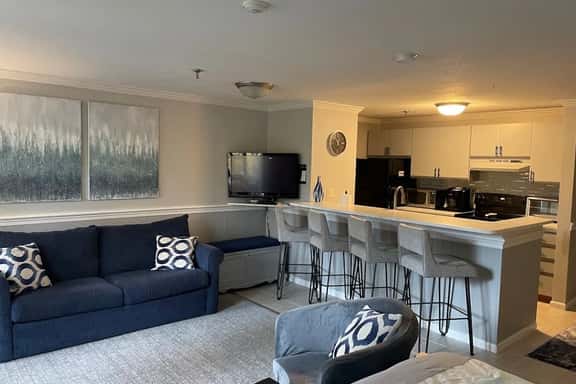 Adorable Studio Condo - Close to everything! - Image 1
