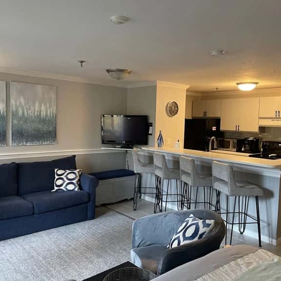 Adorable Studio Condo - Close to everything! - Image 1