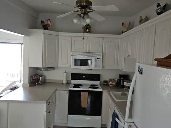Beautiful Lake View, 2 Bedroom/2 Full Bath Condo. - Image 3