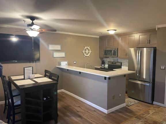 Beautifully Renovated!  Monthly Discounts! - Image 2