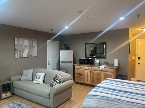 Studio -2 Queen Beds- Pool - On-site Restaurants! - Image 5